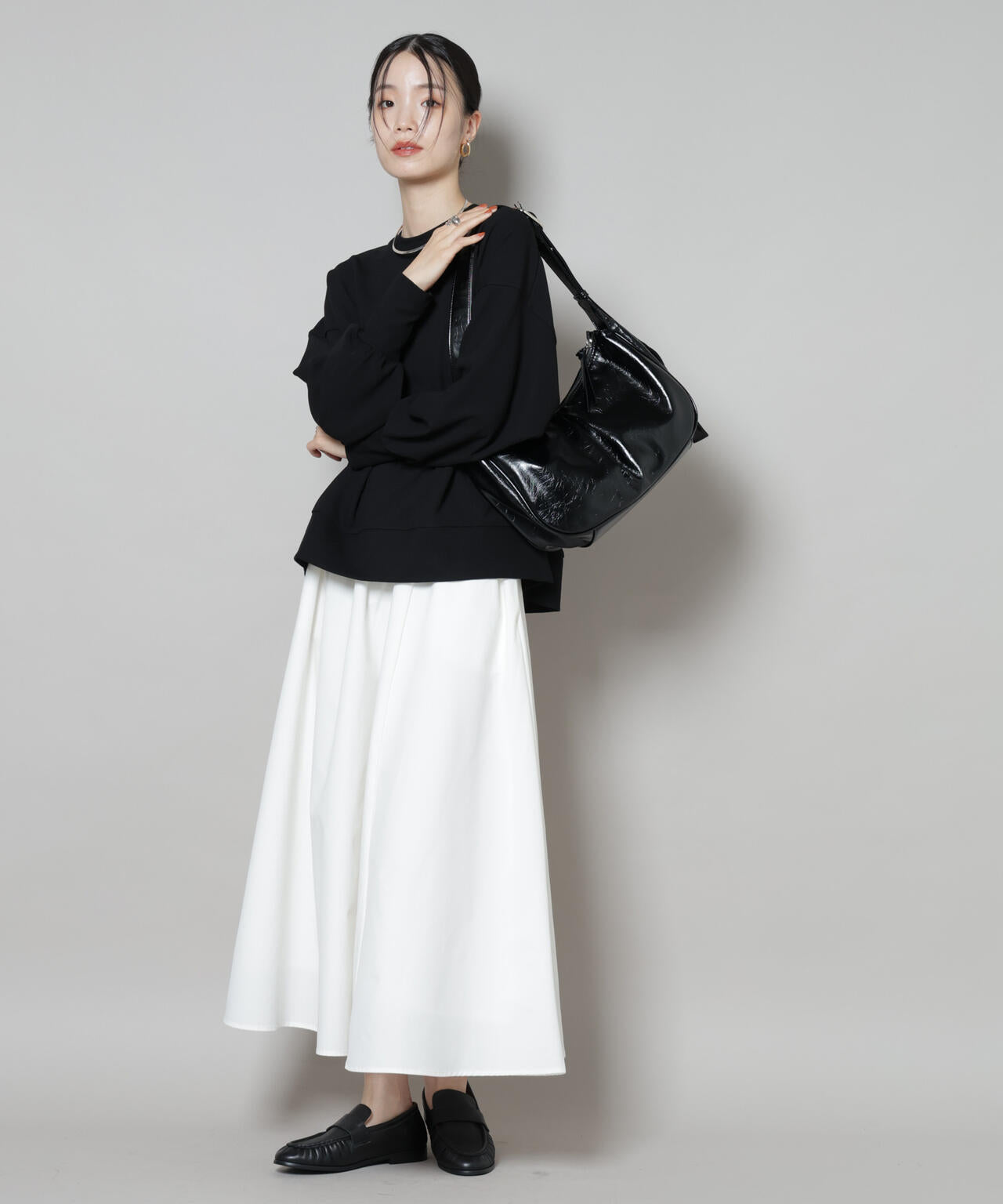 ベルトディテールラウンドショルダーバッグ 6735232301