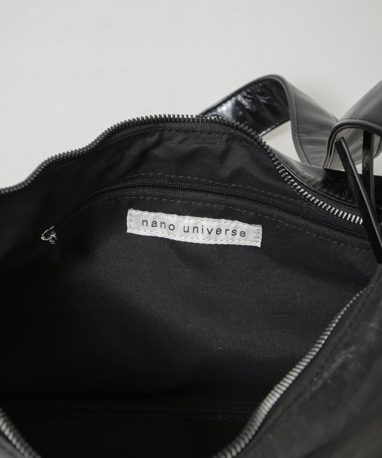 ベルトディテールラウンドショルダーバッグ 6735232301