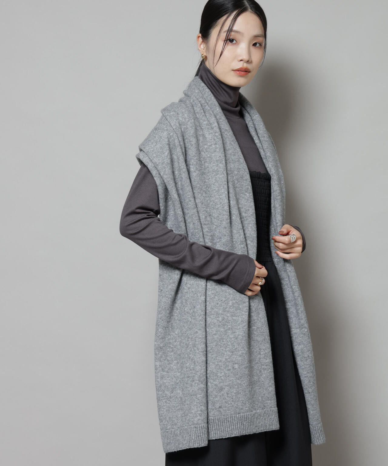 ダーマコレクション 未使用品 ホールガーメント Vネックニット Lサイズ グレー CLASSY．11月号掲載／洗える】ラクーンブレンドダブルフェイス