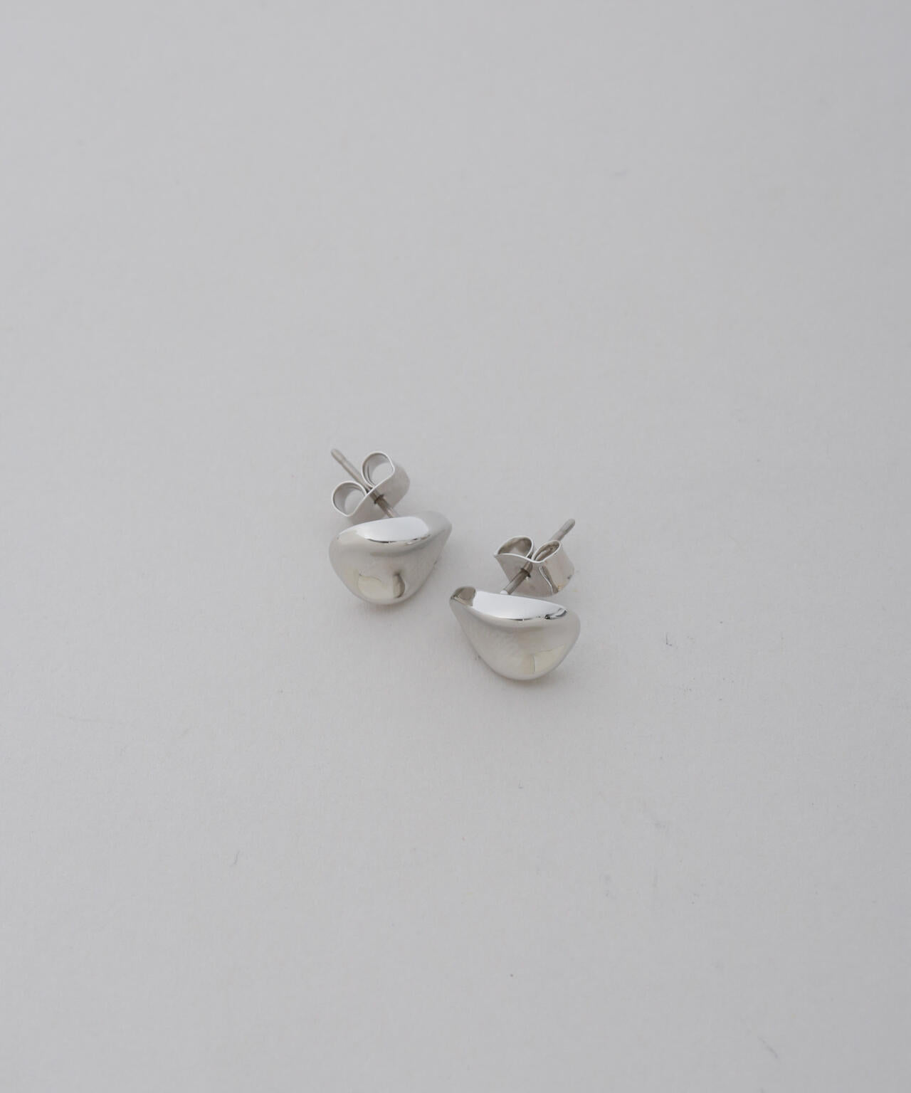 スモール ドロップ ピアス