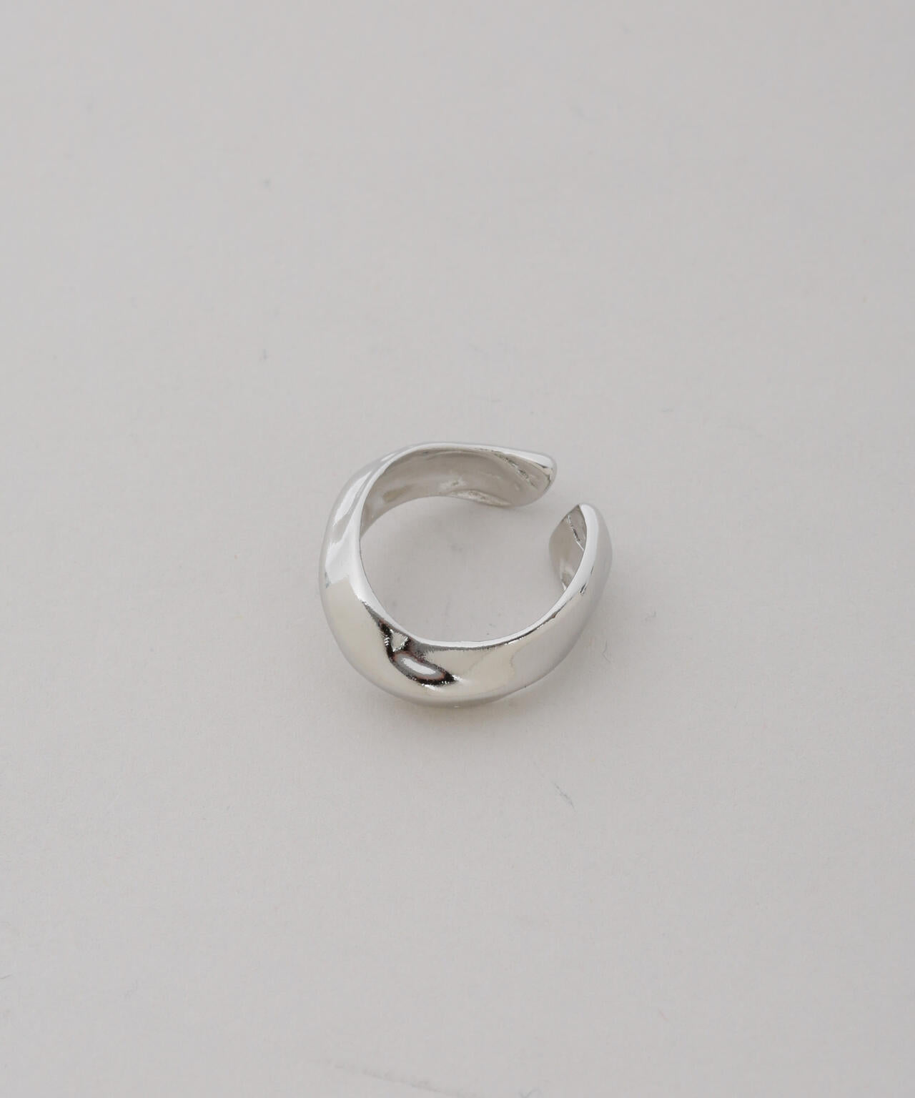 ウェーブデザイン リング