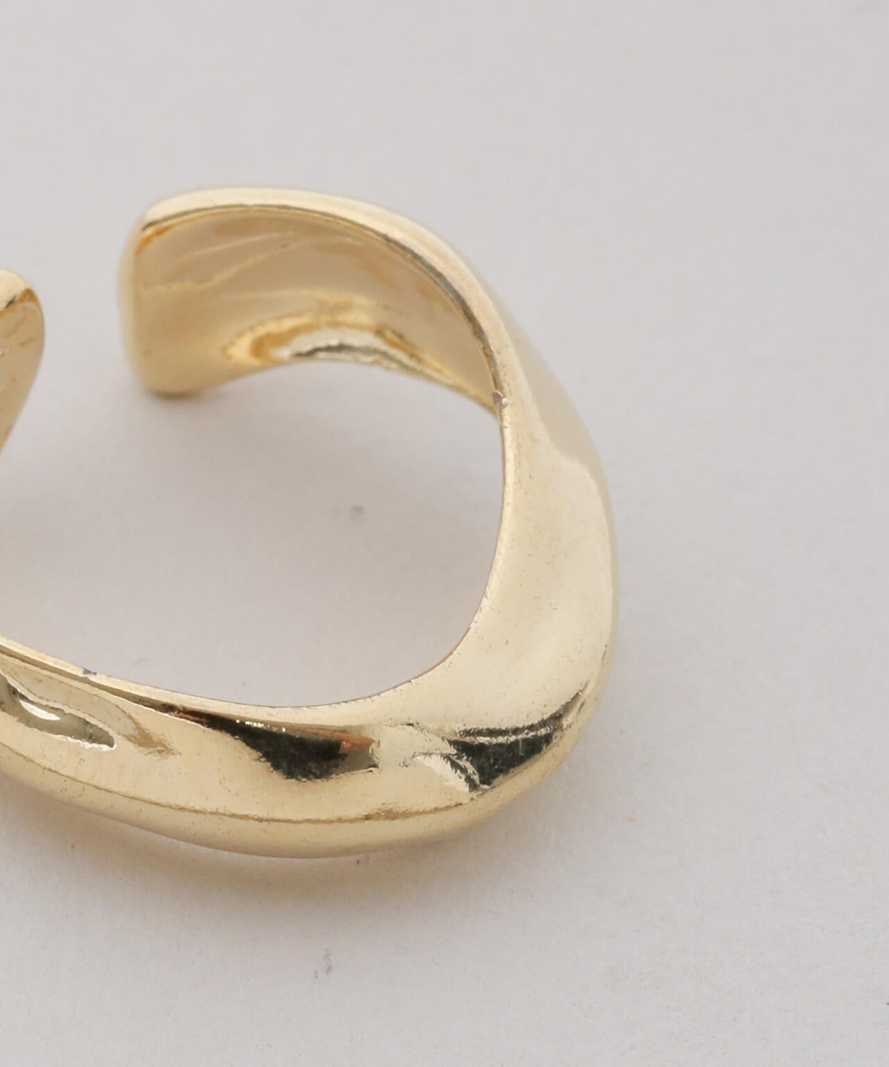 ウェーブデザイン リング