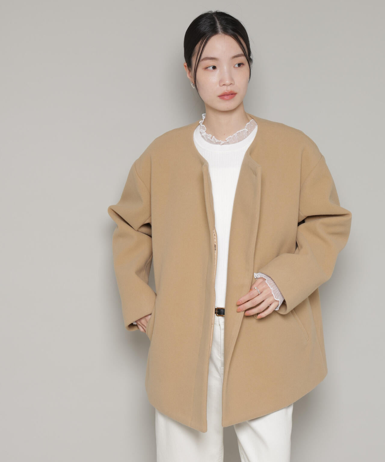 ノーカラーミドルコート