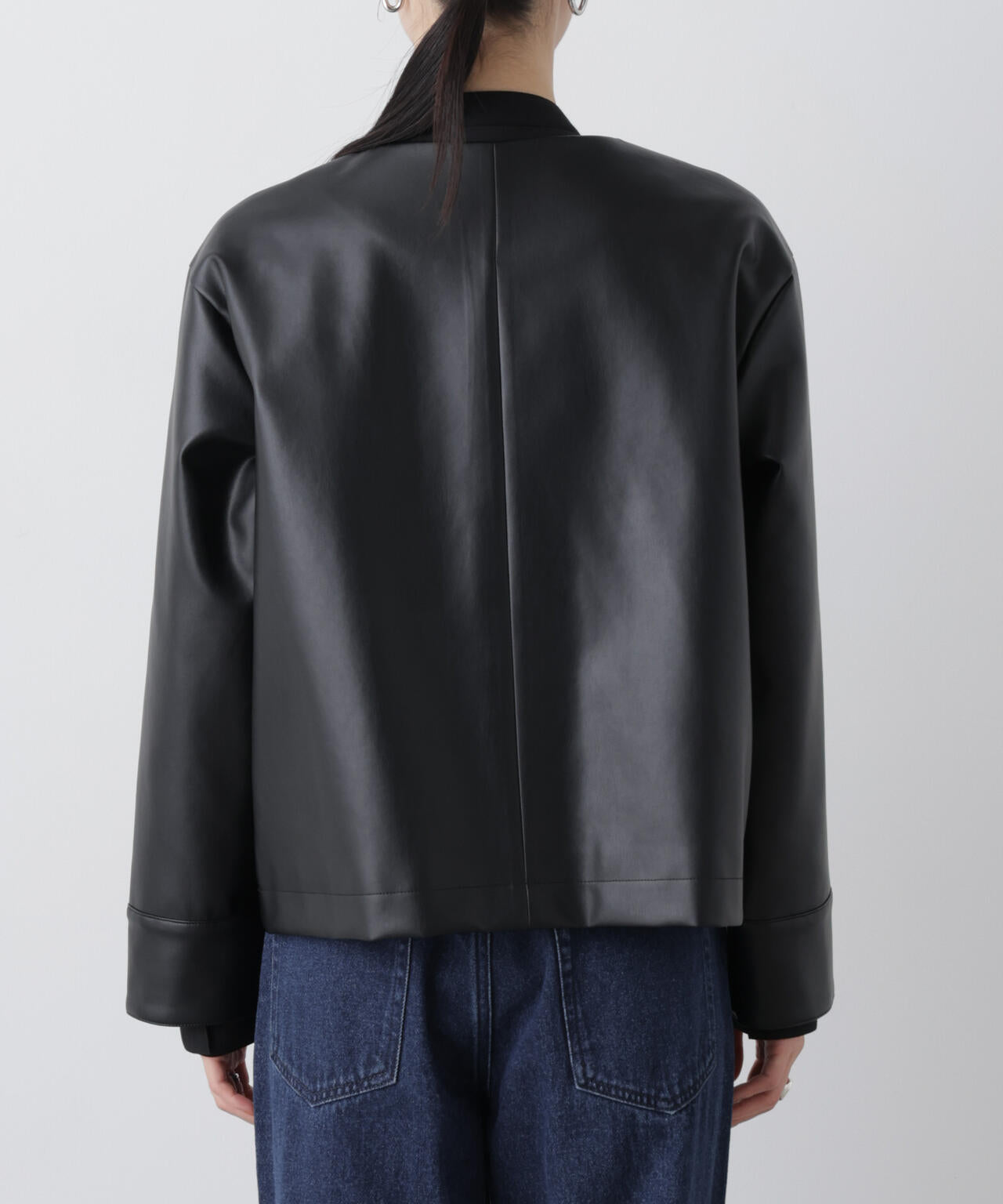 フェイクレザーパールドットノーカラージャケット 6736116302