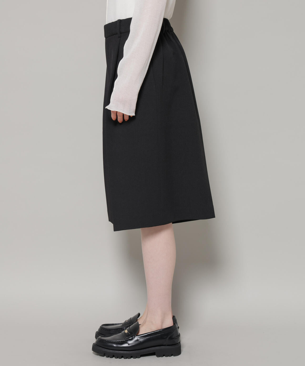 Vネック ベスト × ハーフ パンツ セットアップ