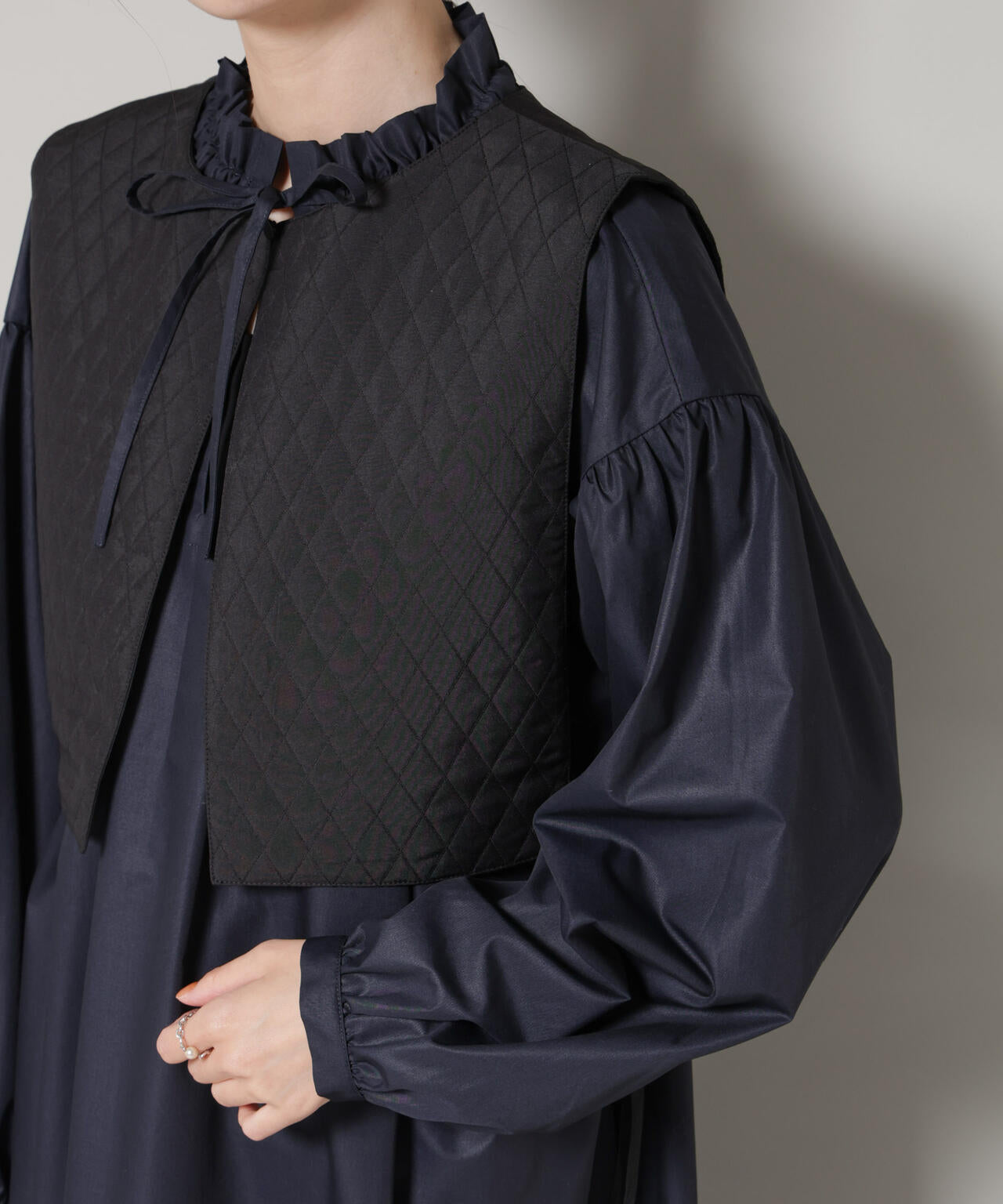 キルティングベスト×ギャザーワンピース アンサンブルセット 6736119303