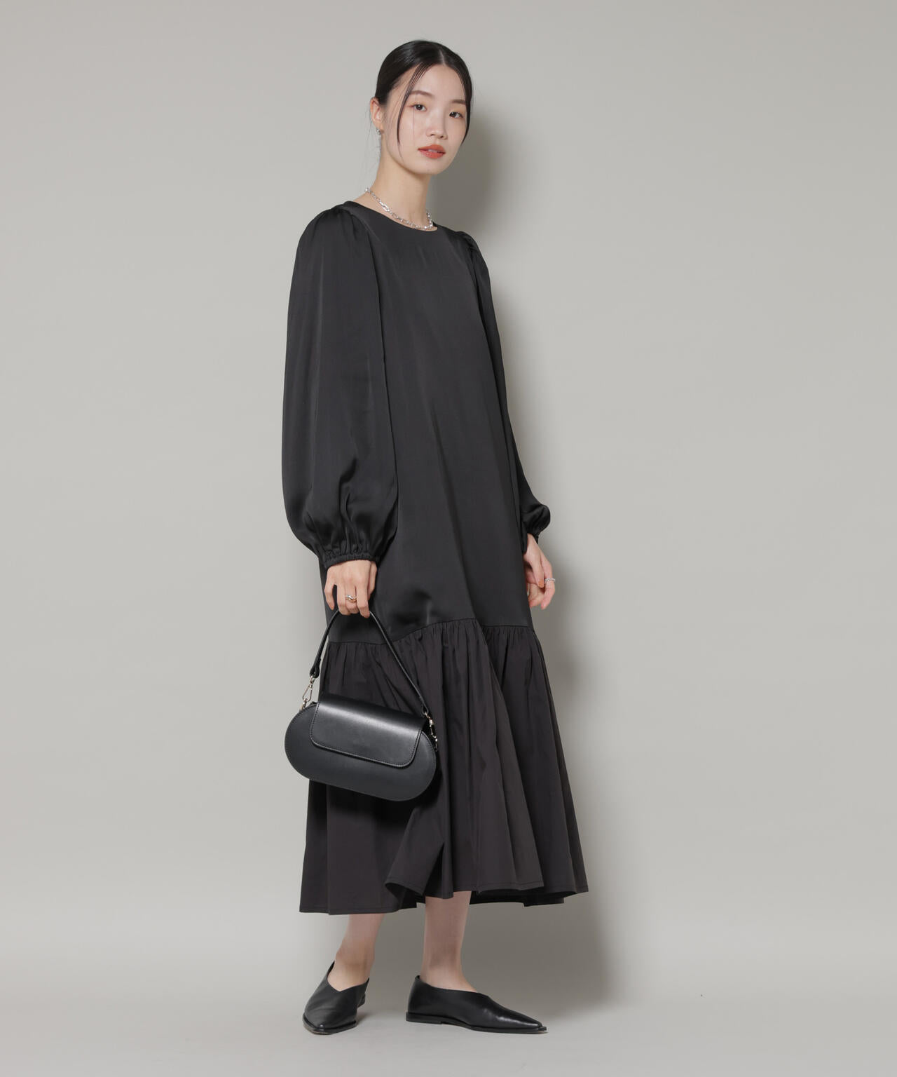 異素材切り替えギャザーサテンワンピース 6736119305