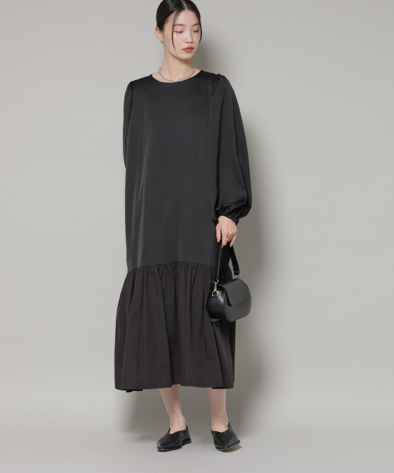 異素材切り替えギャザーサテンワンピース 6736119305