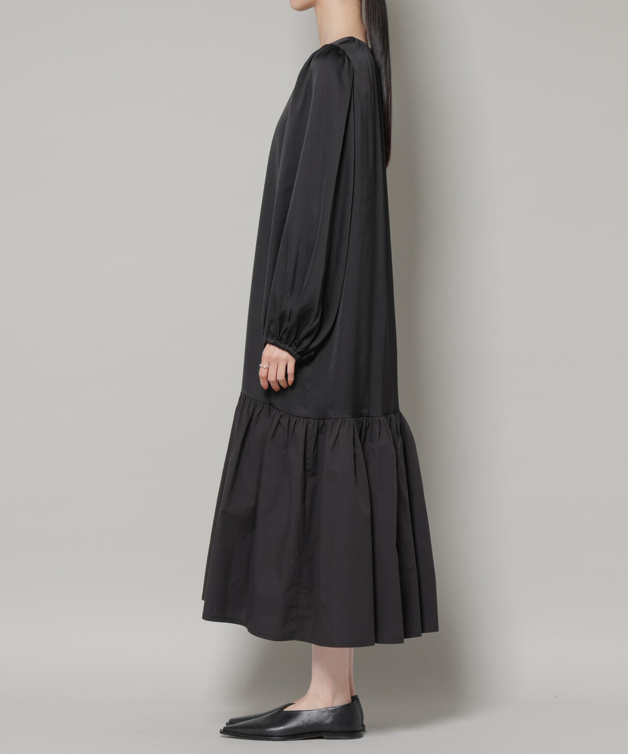 異素材切り替えギャザーサテンワンピース 6736119305