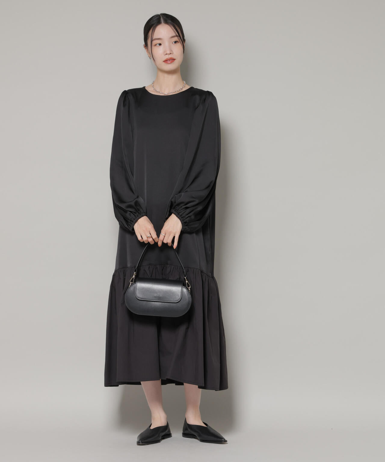 異素材切り替えギャザーサテンワンピース 6736119305