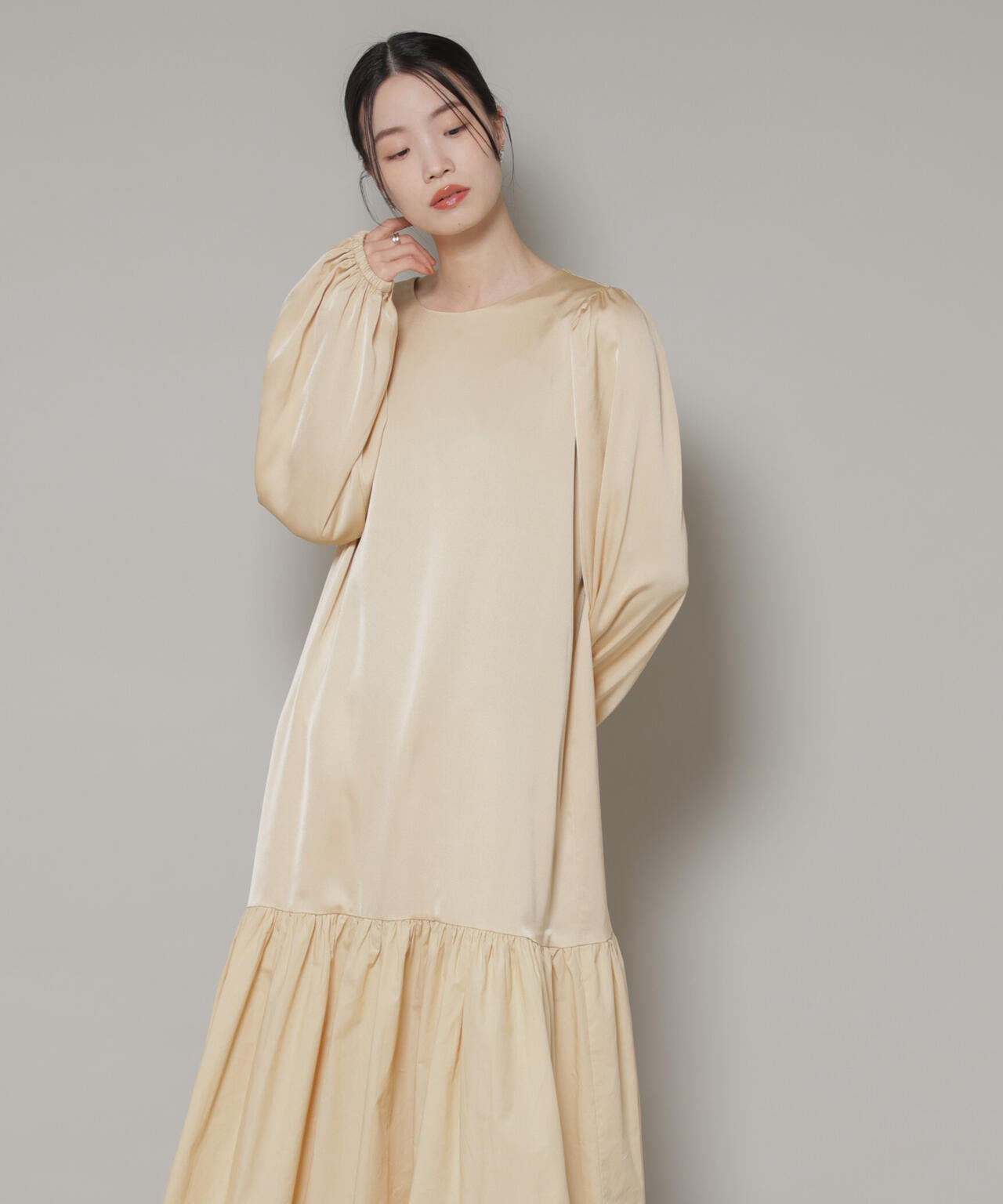 異素材 切り替え ギャザー サテン ワンピース