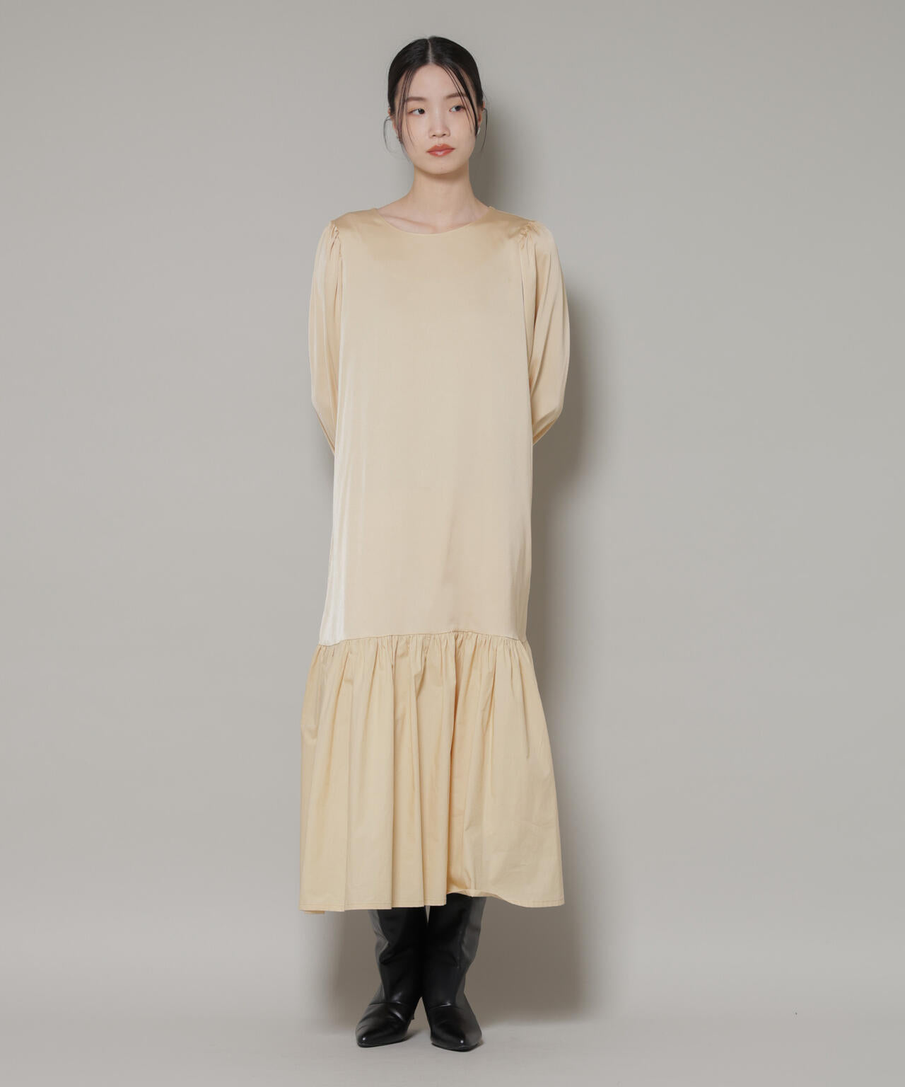 異素材切り替えギャザーサテンワンピース 6736119305