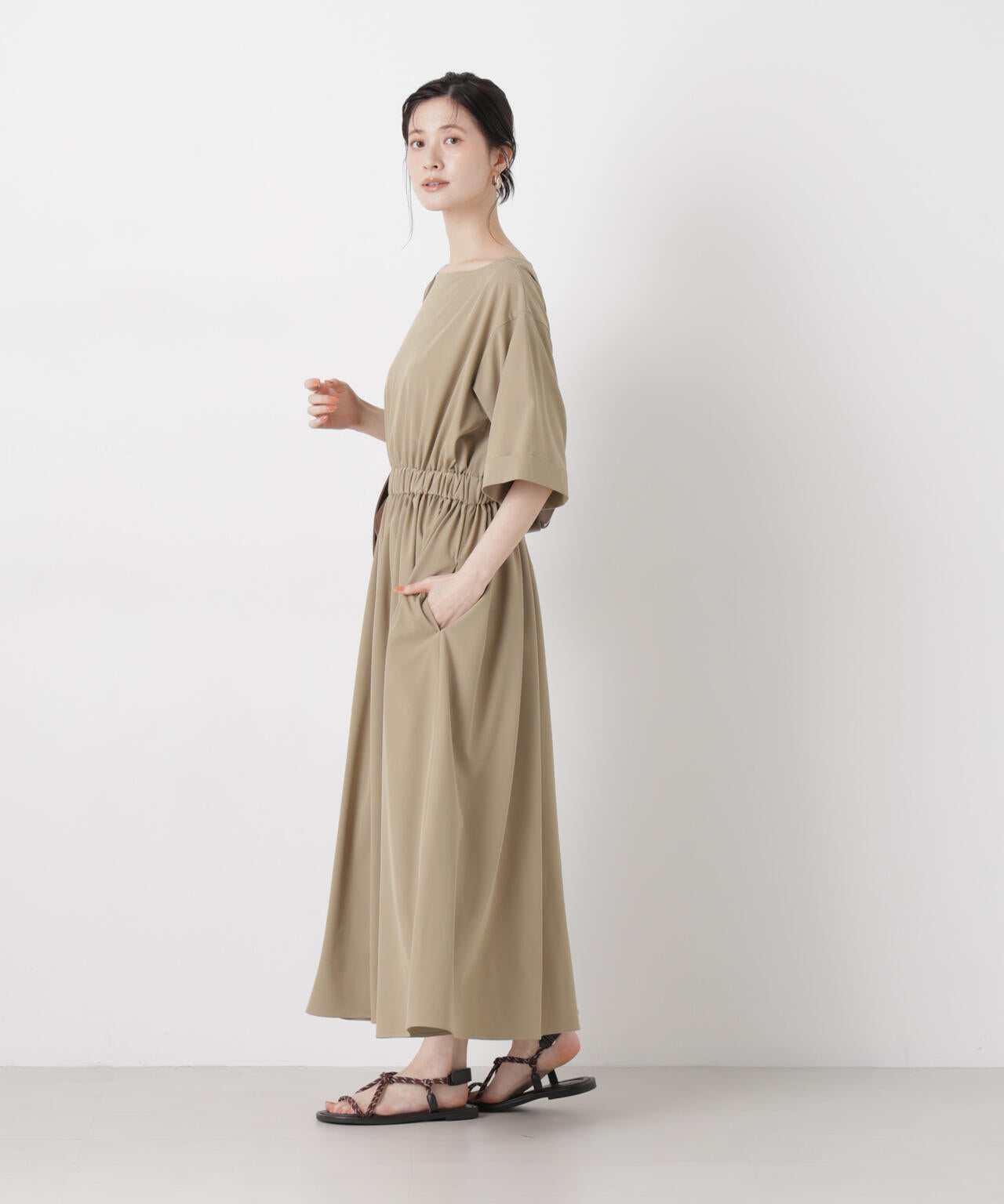 ウエストギャザーボートネックワンピース 6736119317