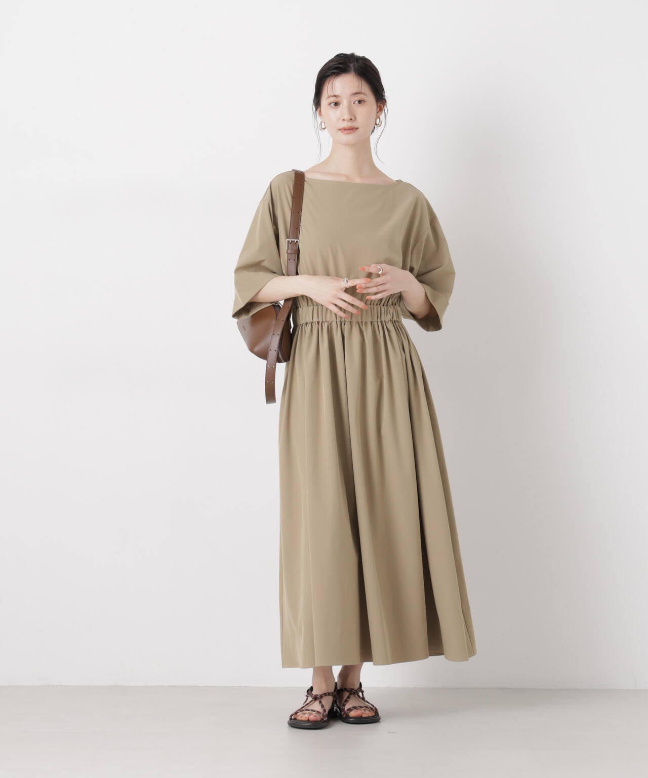 ウエストギャザーボートネックワンピース