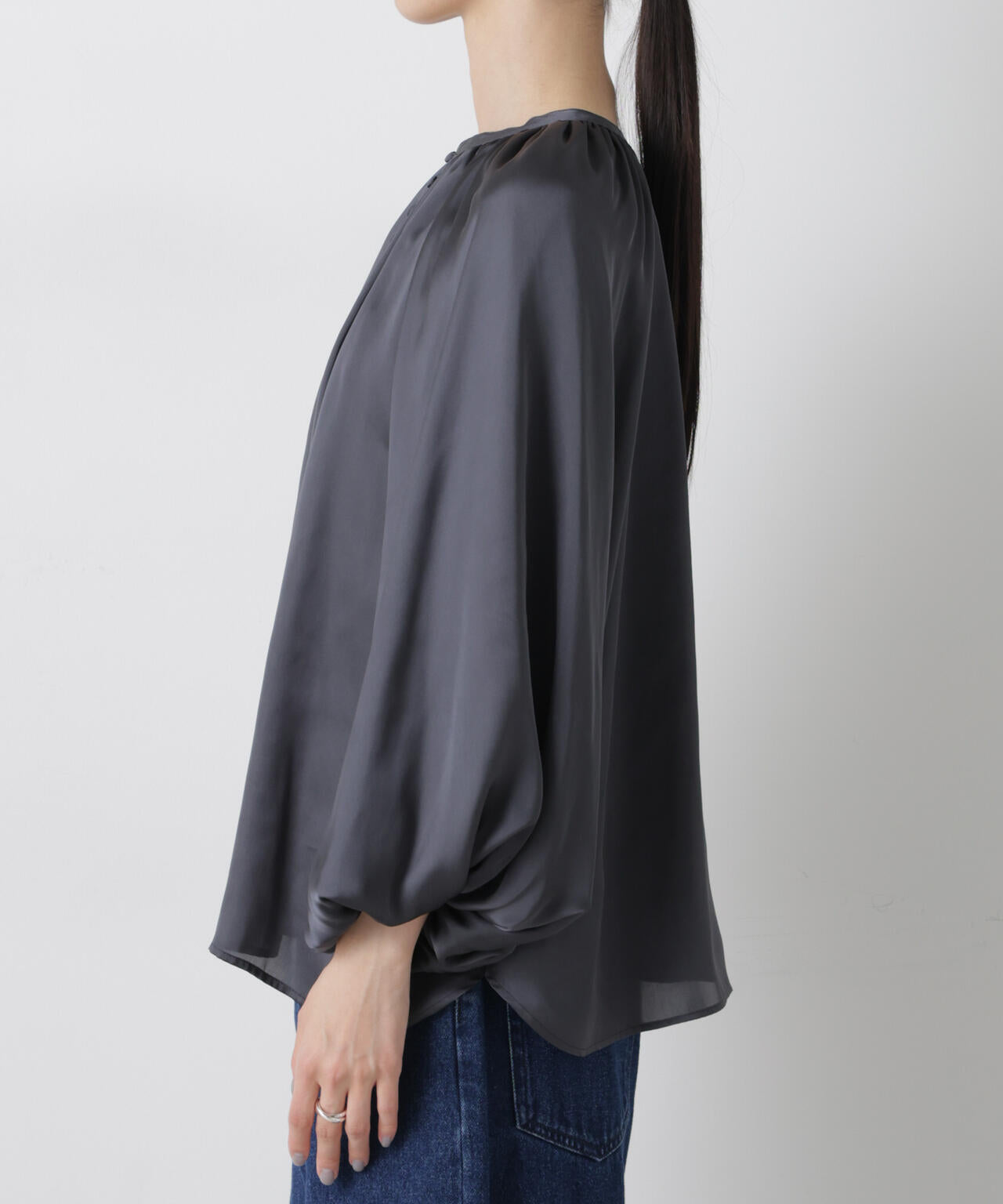 前後2wayサテンボリュームスリーブブラウス 6736120305