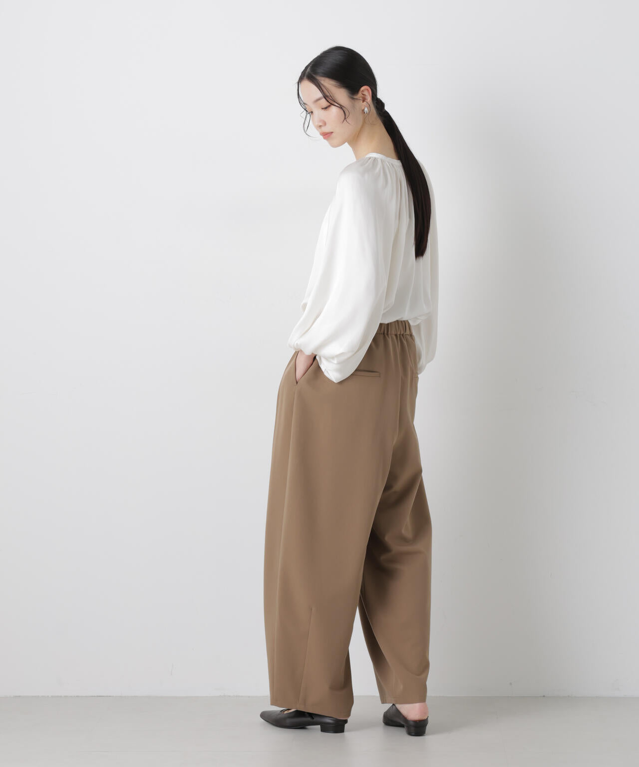 前後2wayサテンボリュームスリーブブラウス 6736120305