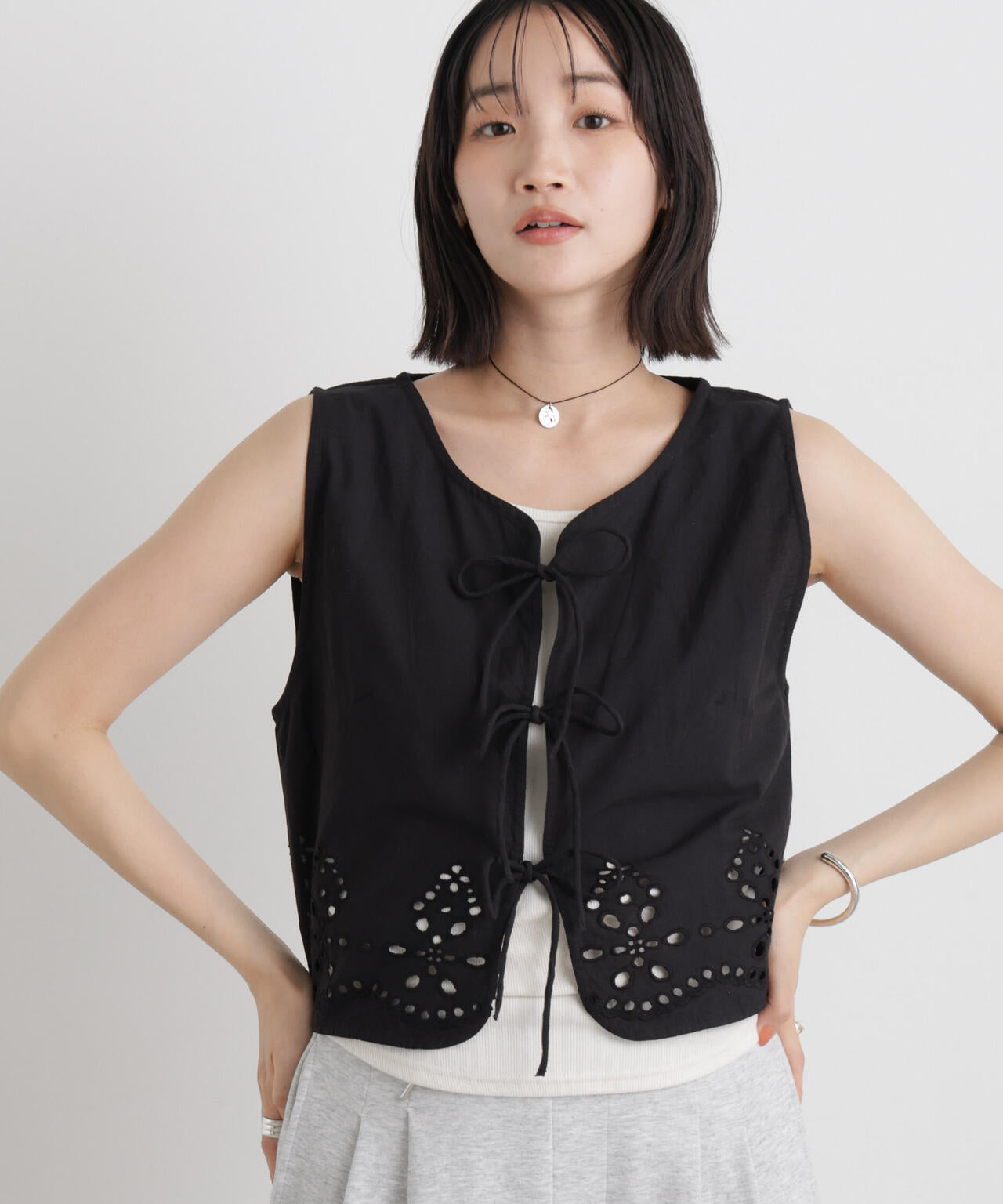 made in INDIA カットワーク エンブロイダリー ジレ ( セットアップ 可 )