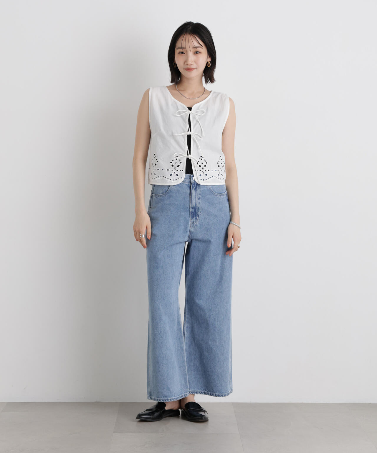 【極美品】SPICK AND SPAN デニムカットワークエンブロイダリージレ made in INDIA カットワーク エンブロイダリー ジレ ( セットアップ 可 )