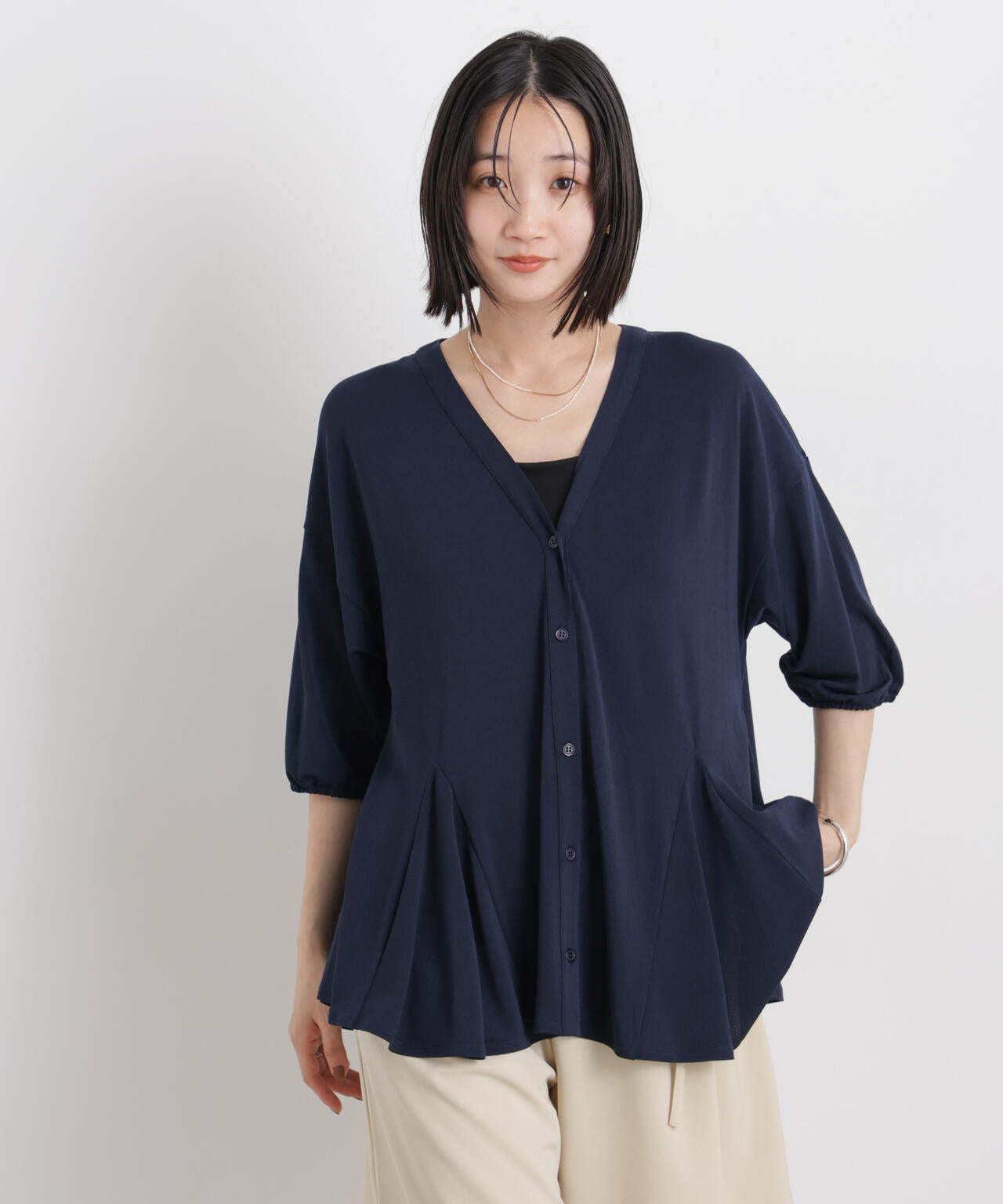カットジョーゼット マチフレア Vネック ブラウス