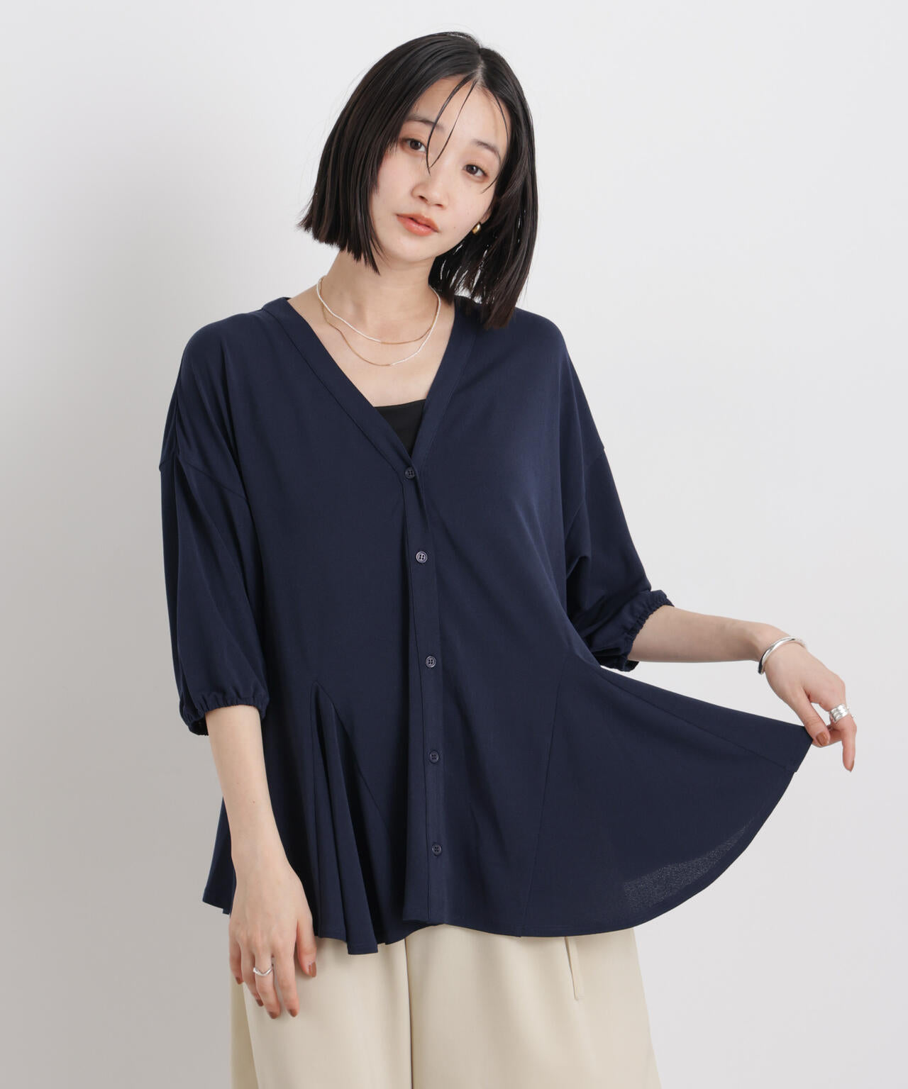 カットジョーゼット マチフレア Vネック ブラウス