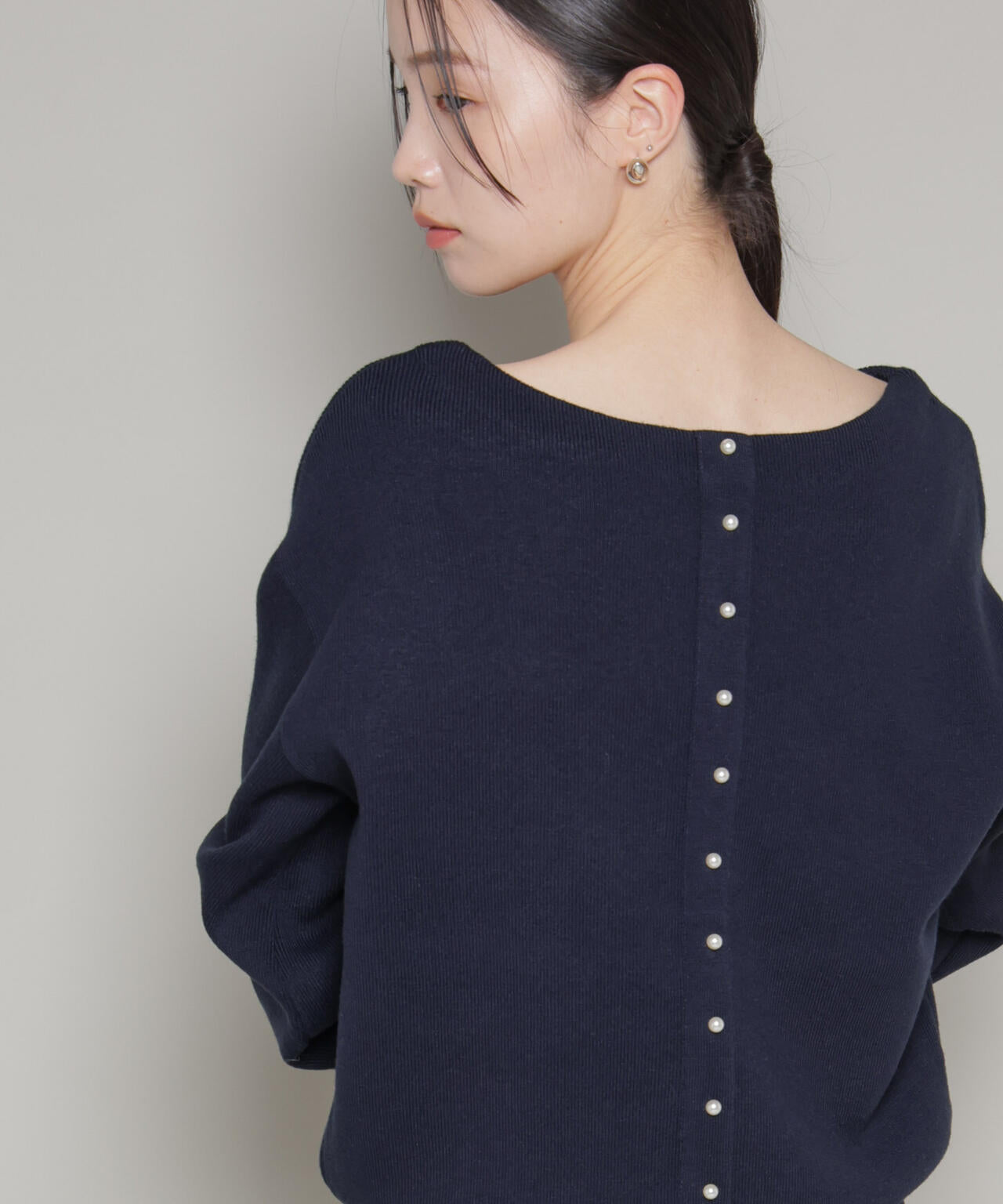 前後2wayセンターパール釦プルオーバーニット 6736122301