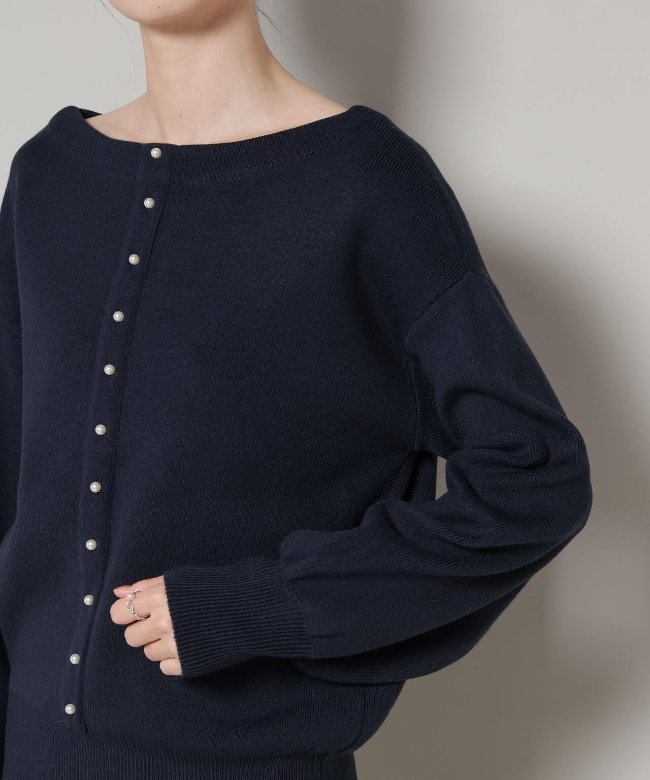 前後2wayセンターパール釦プルオーバーニット 6736122301