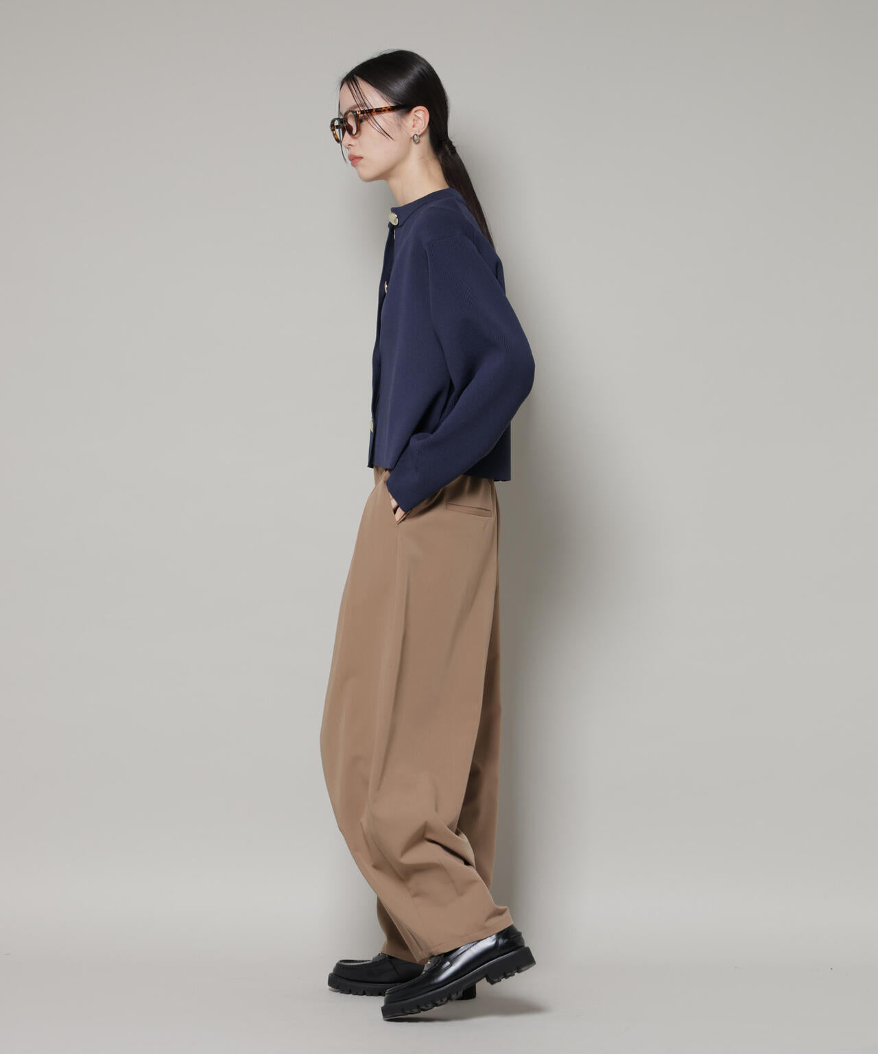 ビッグボタンクルーネックニットカーディガン 6736122302