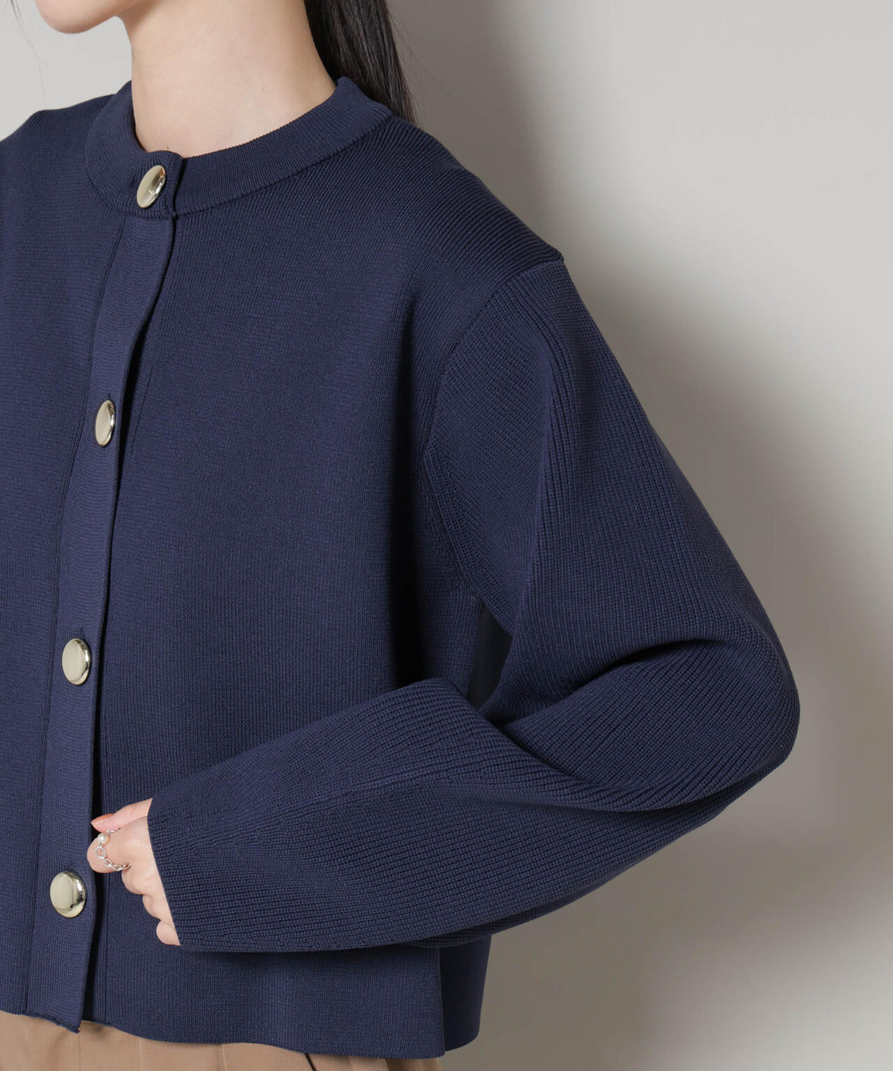 ビッグボタンクルーネックニットカーディガン 6736122302