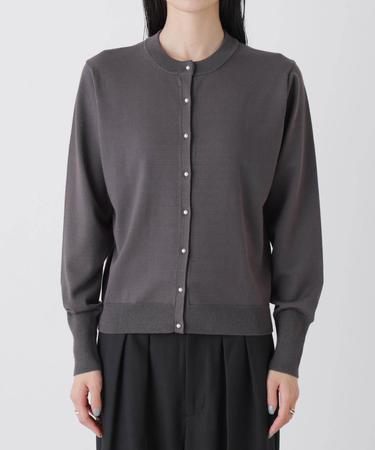 洗濯機洗可バンブーレーヨンニット パールボタンカーディガン 6736122310