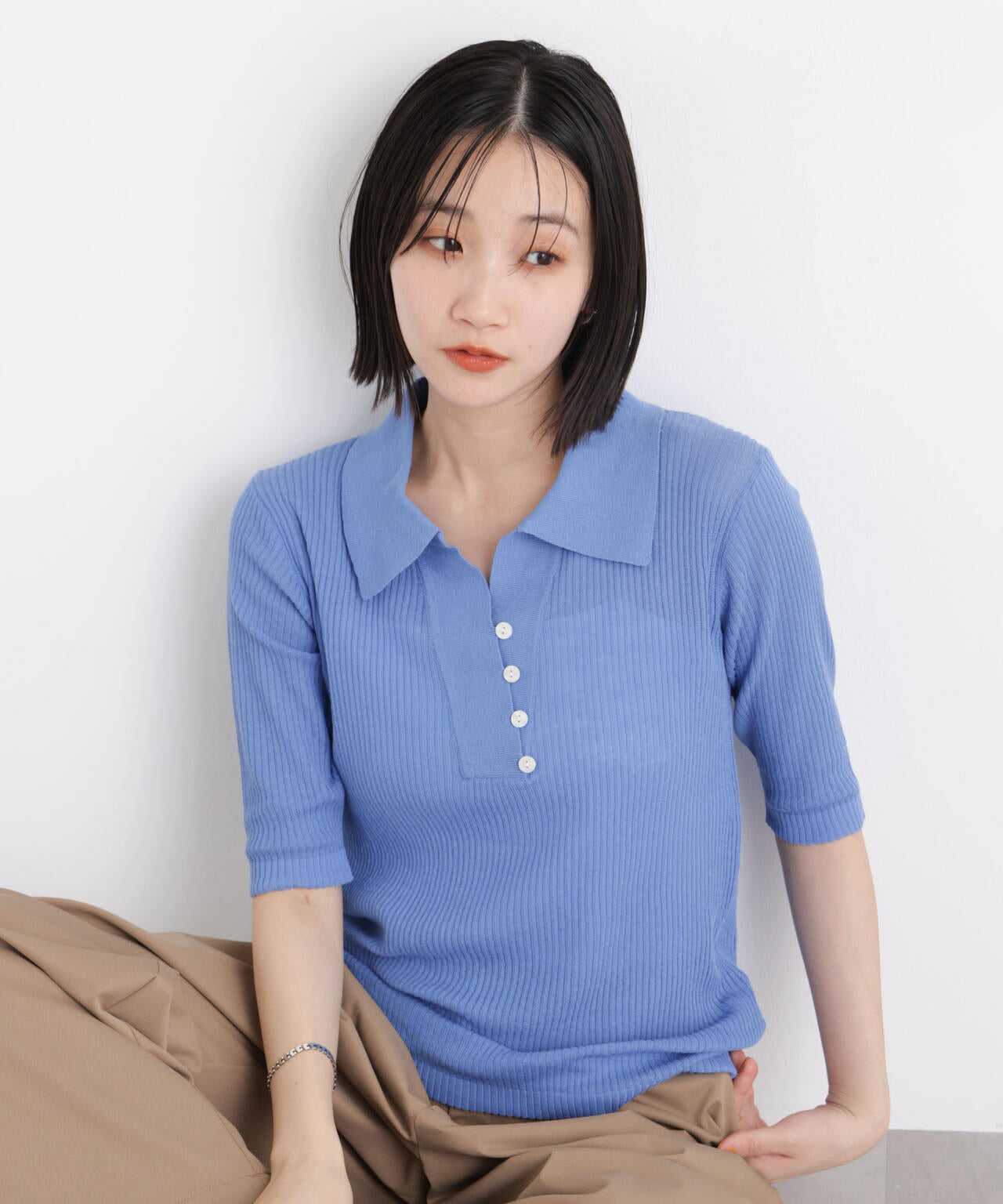 ソフトシアーランダムリブ衿付きニット