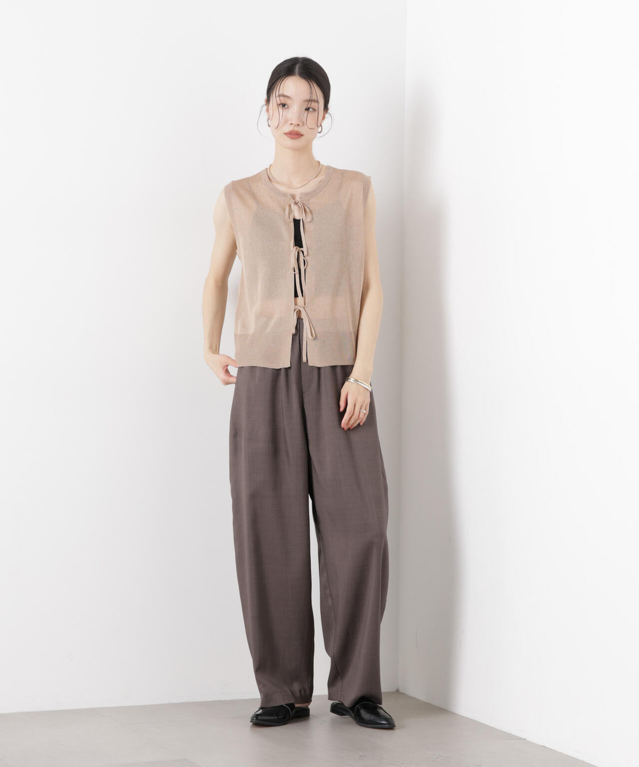 美品✨フォクシー ノースリーブサマーニット 前後2way リボン ボウタイ 42 美品フォクシー ノースリーブサマーニット 前後2way リボン ボウタイ
