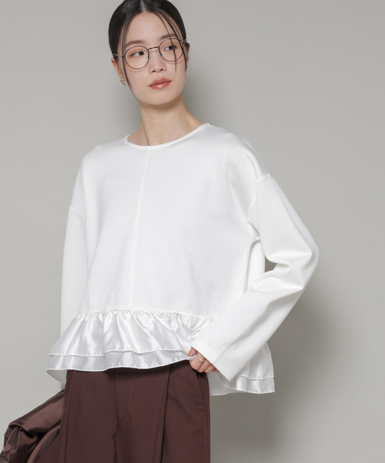 ダンボール カット サテン ペプラム トップス