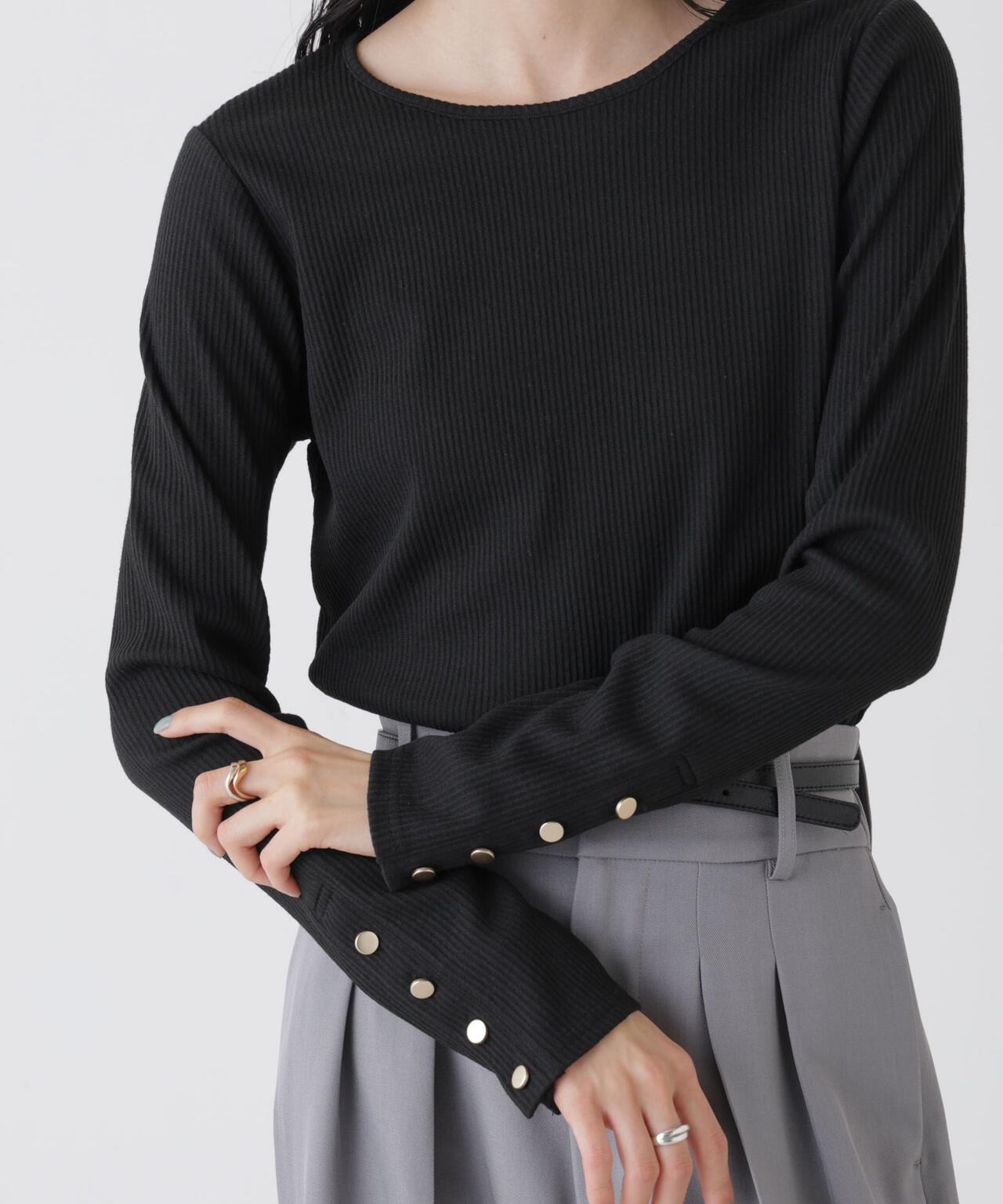 メタルボタンスリーブクルーネックリブカットトップス 6736123306