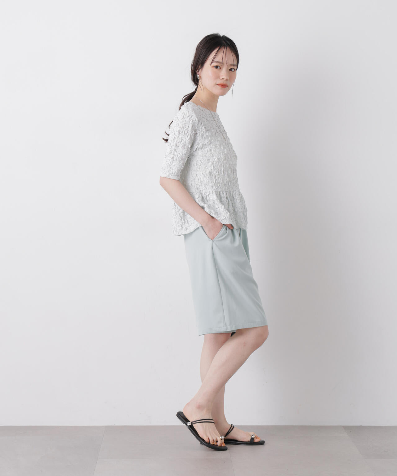 レース ジャガード カット ペプラム トップス