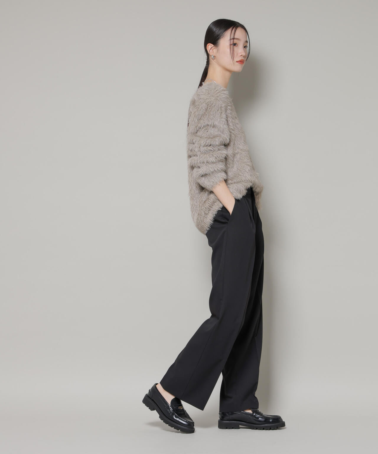 ワンタックセンタープレスストレートパンツ 6736127300