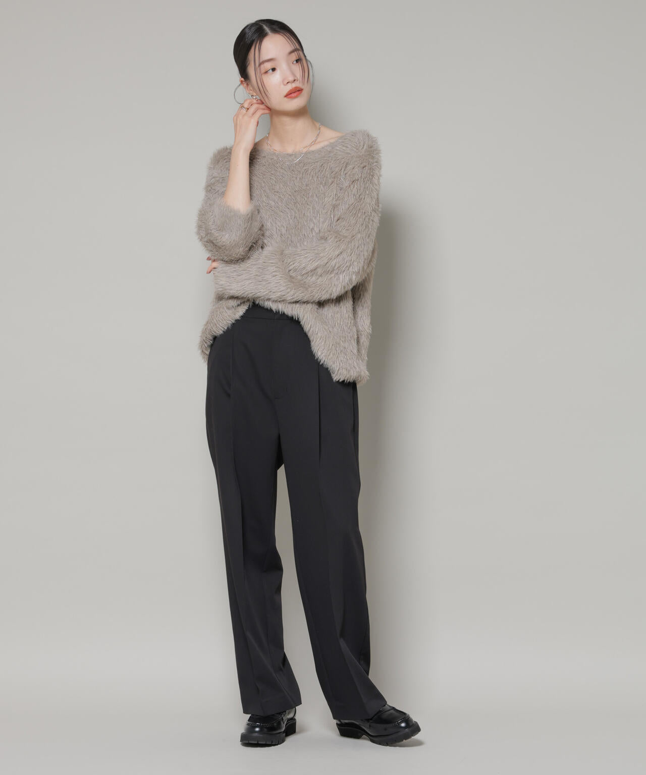 ワンタックセンタープレスストレートパンツ 6736127300