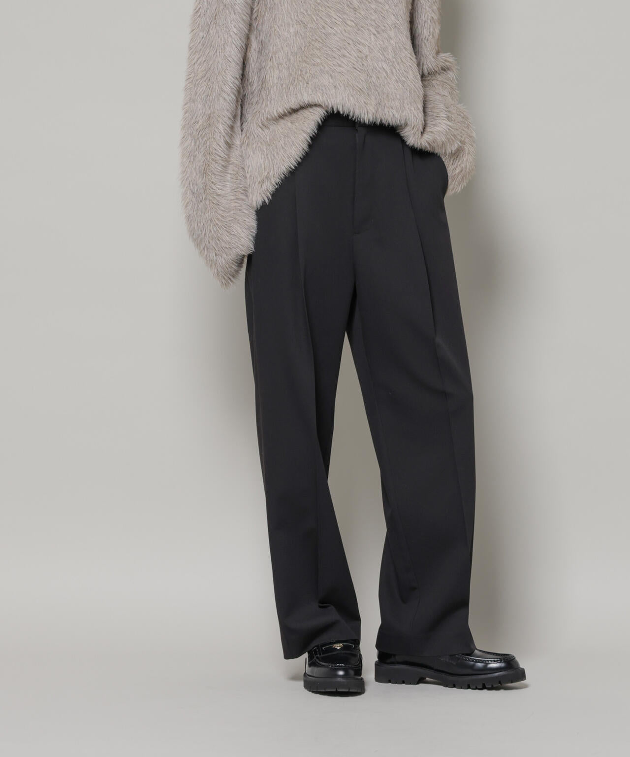 ワンタックセンタープレスストレートパンツ 6736127300