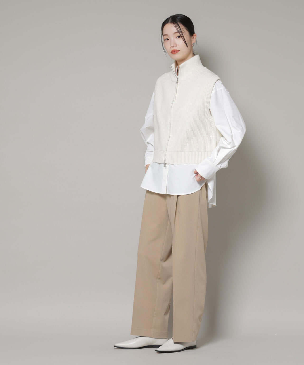 ワンタックセンタープレスストレートパンツ 6736127300