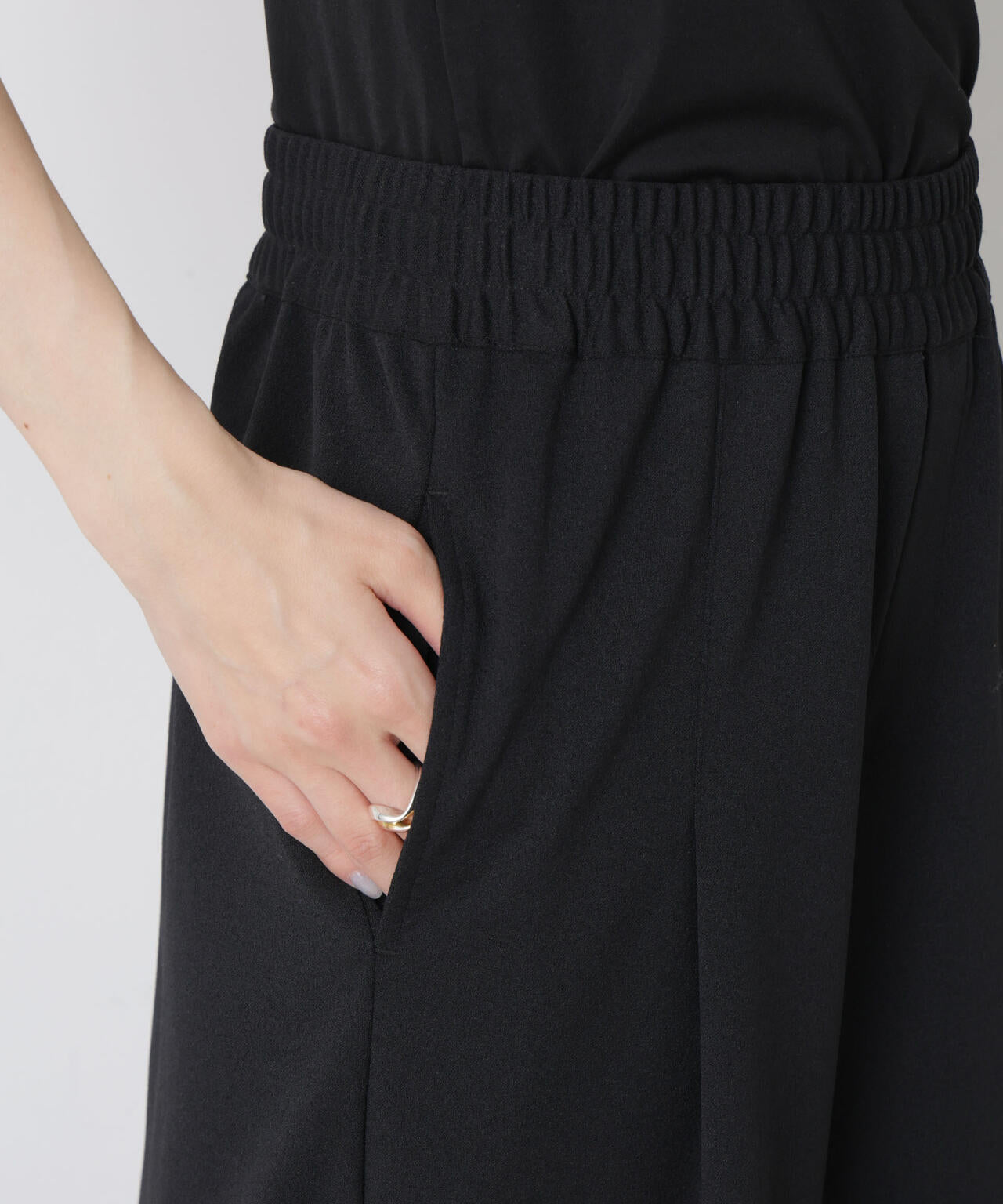 タックワイドカットジョーゼットパンツ 6736127301