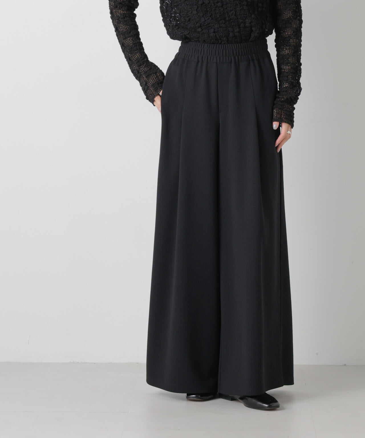 タックワイドカットジョーゼットパンツ 6736127301