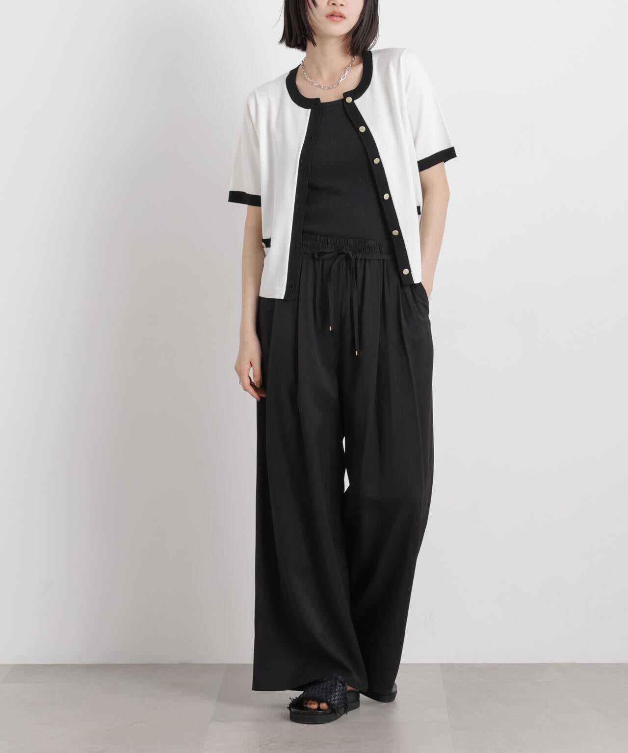 165cm　B:80 W:59 H:85 着用サイズ：F