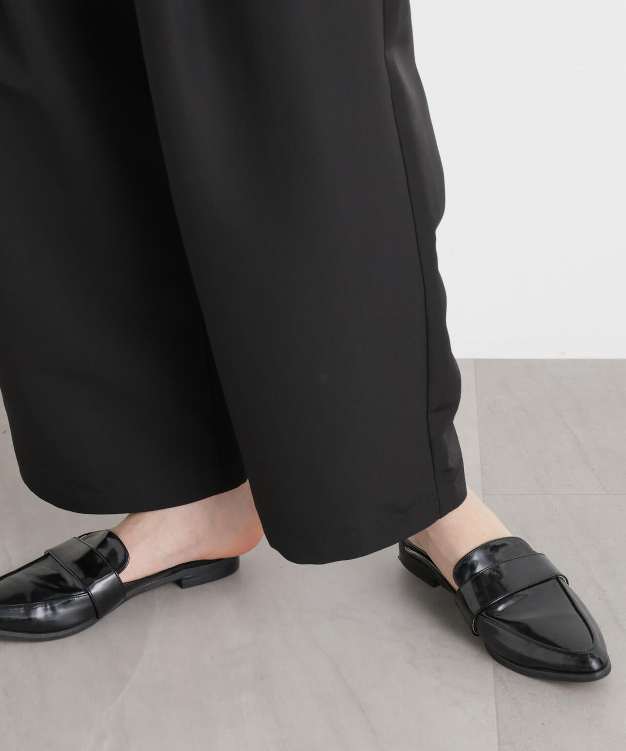 平織りツータックワイドパンツ 6736127316