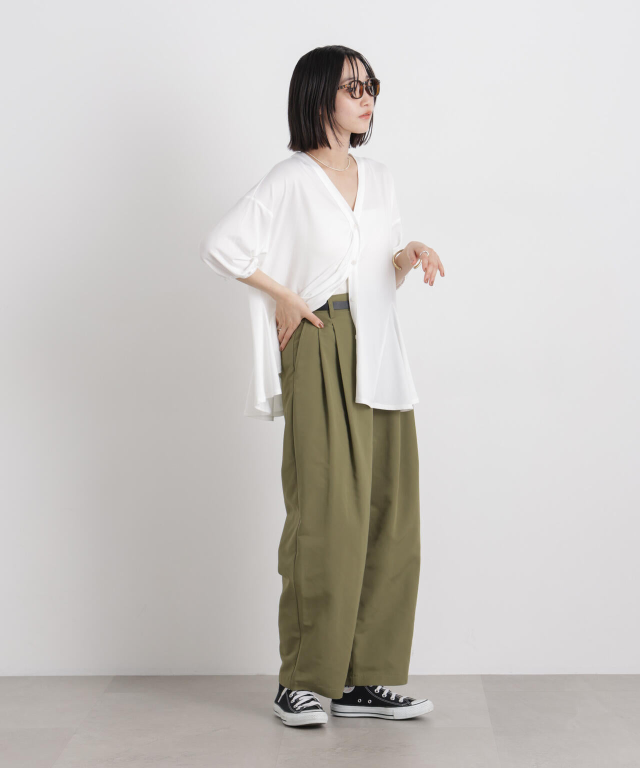 平織りツータックワイドパンツ 6736127316