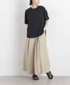 ベージュ