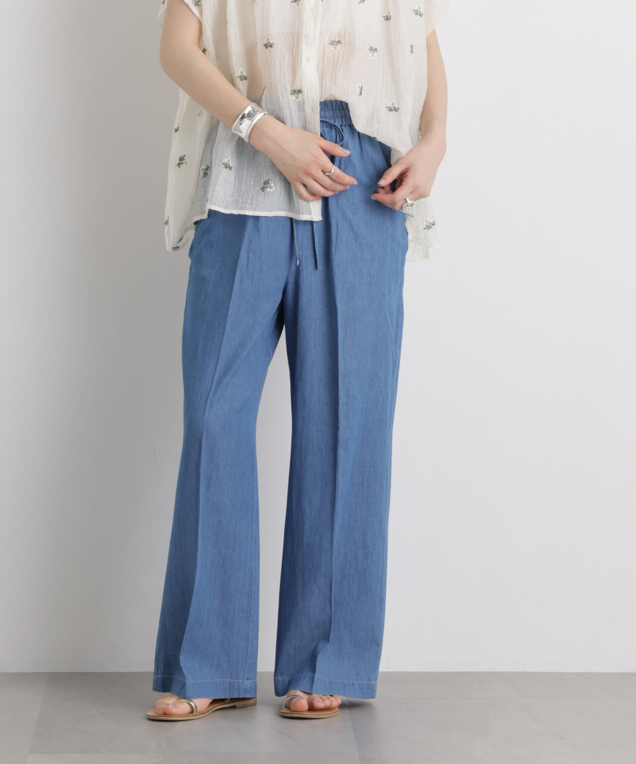 166cm　B:84 W:60 H:86 着用サイズ：F