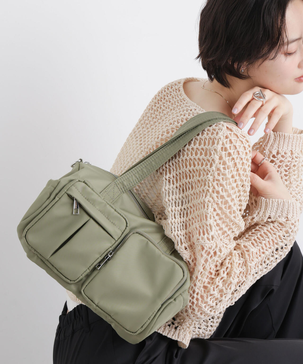 ナイロンドラム型ポケットボストンバッグ