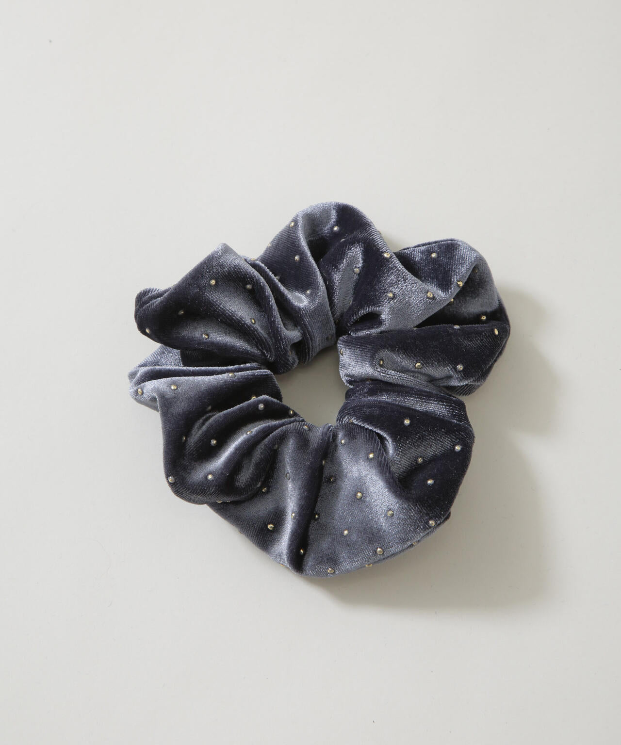 スタッズ ベロア シュシュ