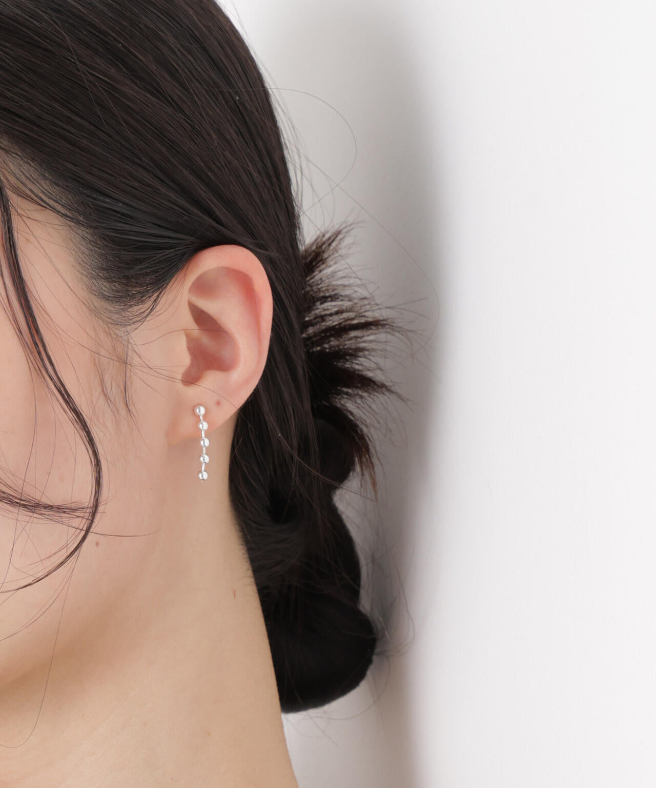 ボールチェーンドロップピアス