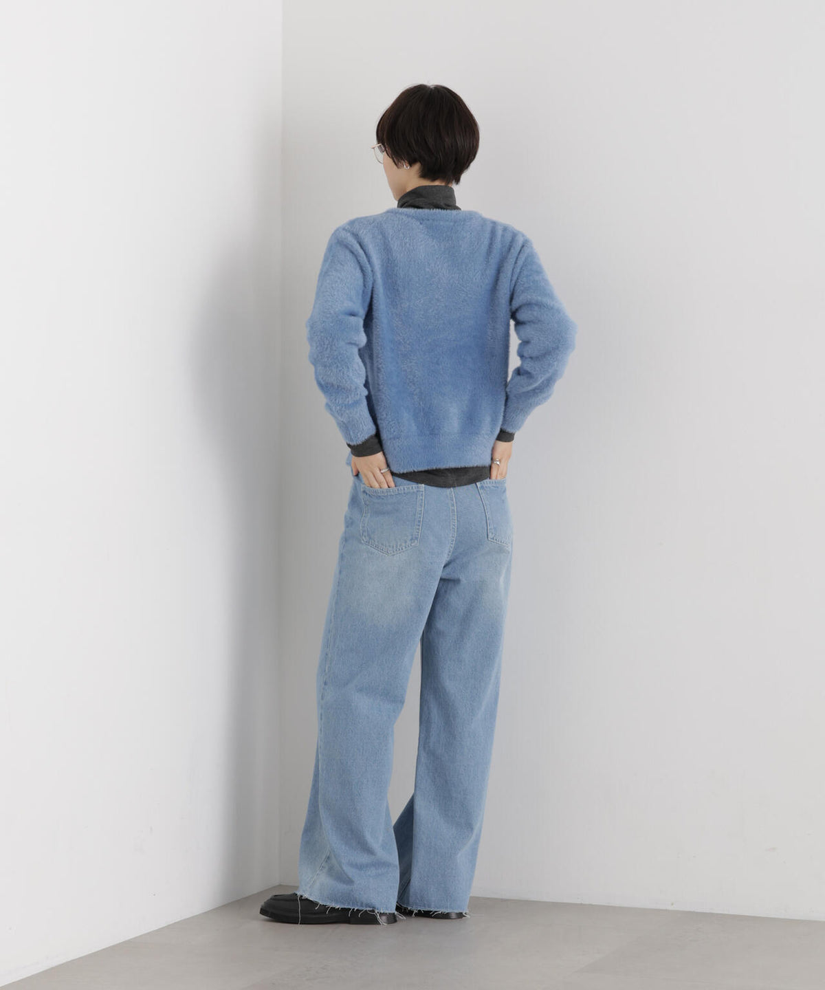 ミニフェザーヤーンニットクルーネックカーディガン 6736222342