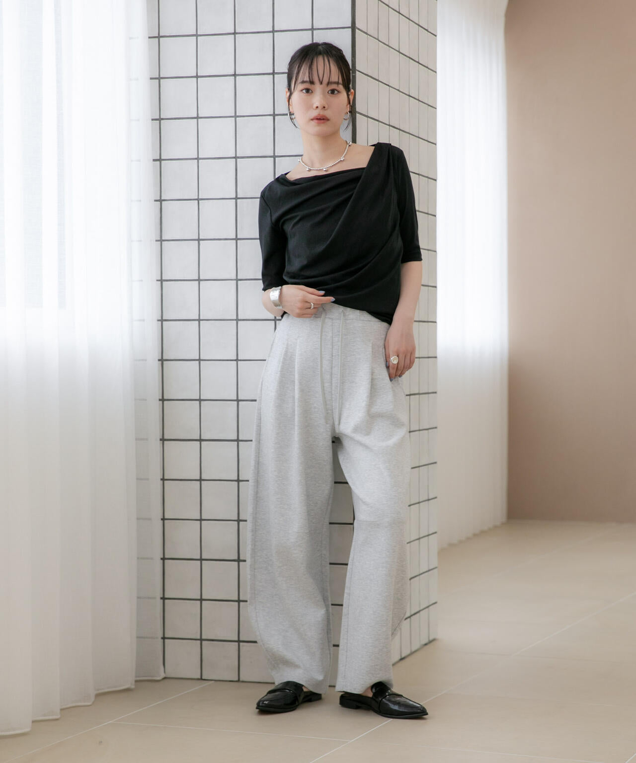 WEB限定/タックアシメフライスカットデザイントップス 6736224302